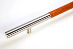 SG-134 Detailansicht – Edelstahl und Holz